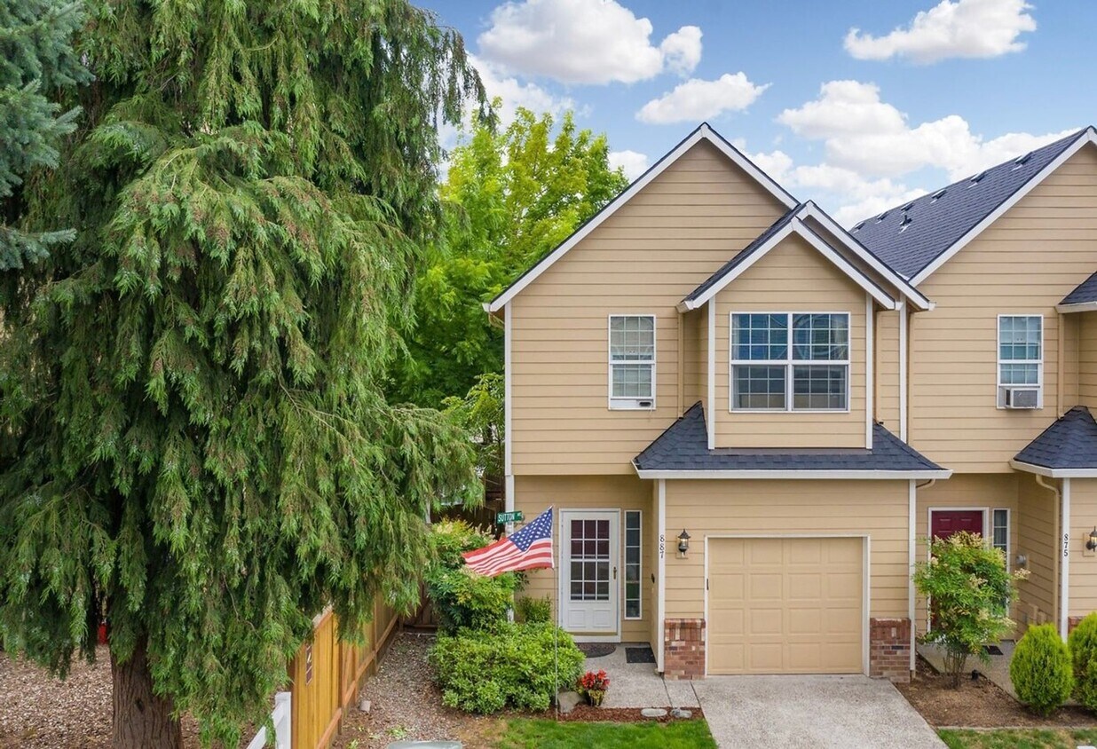 Foto principal - Better than NEW! Stunning Beaverton End-Un...
