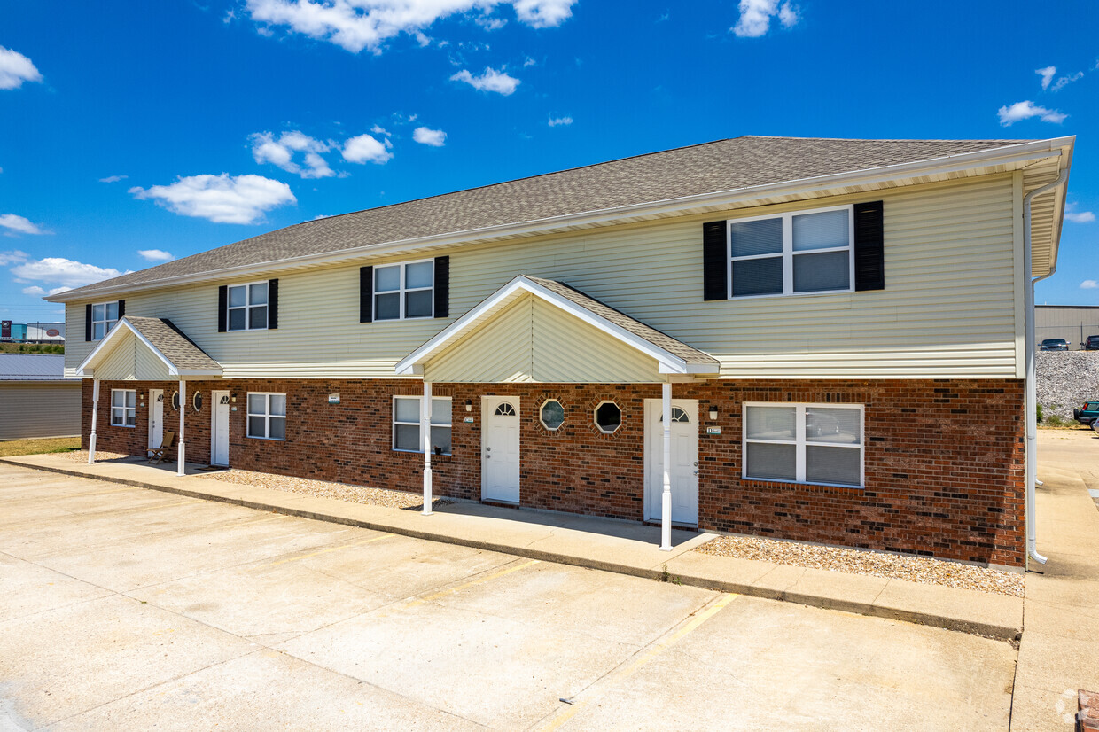 Pointe At Waynesville - Apartments In Waynesville, Mo 