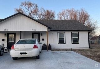 Building Photo - 906 Sandusky Ave