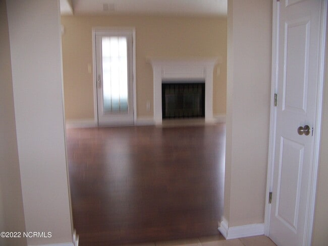 Building Photo - 105 Antler Dr