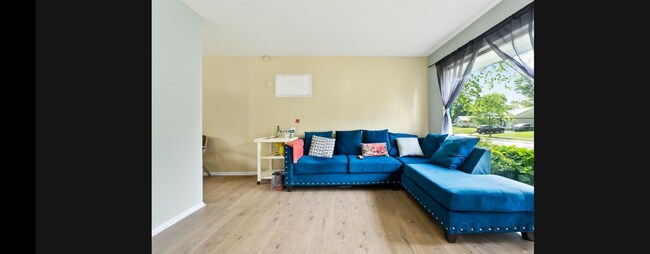 Foto del edificio - 1405 Tulip Tree Rd