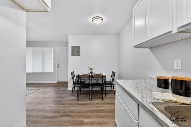 Foto del edificio - $850 - Spacious 1 bedroom Apartments
