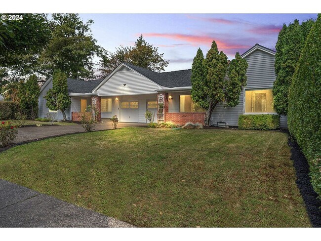 Foto del edificio - 2 bedroom duplex in Amazon Neighborhood