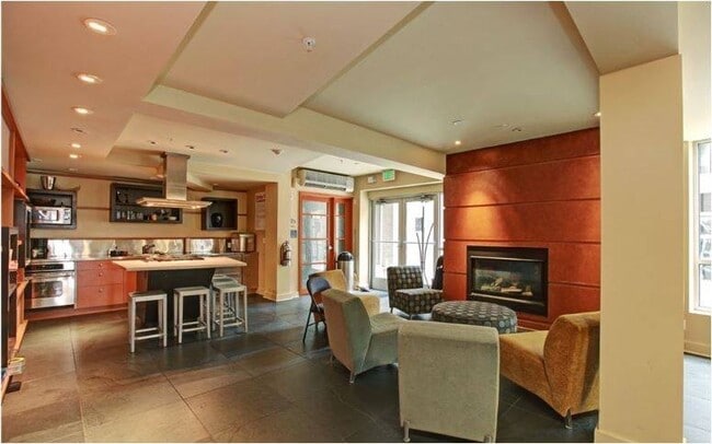 Foto del edificio - 1420 E Pine St