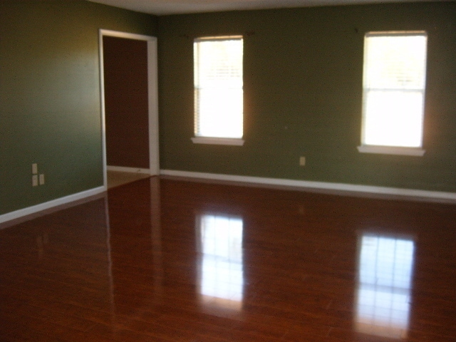 Building Photo - 222 N Ridge Dr