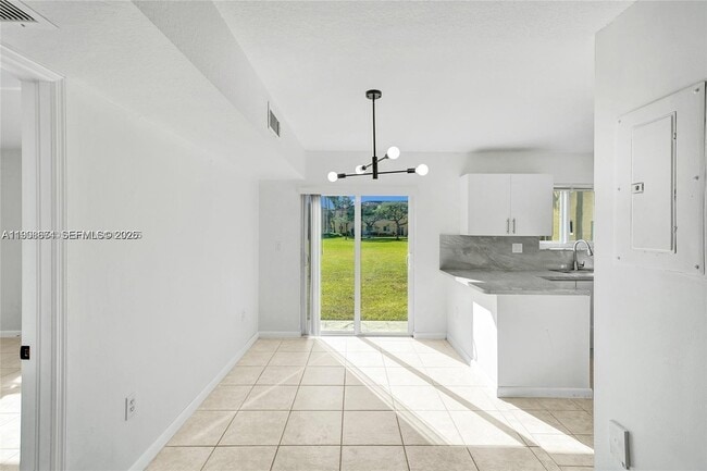 Building Photo - 3398 NE 9th Dr