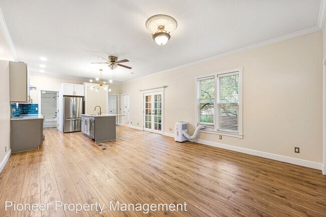Building Photo - 1 br, 1 bath House - 3984 Xavier St.