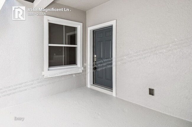 Foto del edificio - 8568 Magnificent Ln