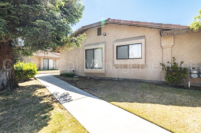 Foto del edificio - 4205 Kilterbury Ln