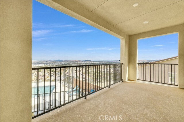 Building Photo - 2575 Sierra Bella Dr