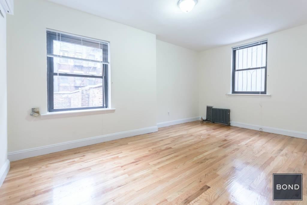 Primary Photo - 131 E 24th St