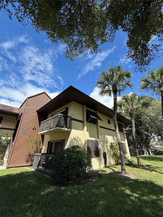 Foto principal - 7925 SW 86th St