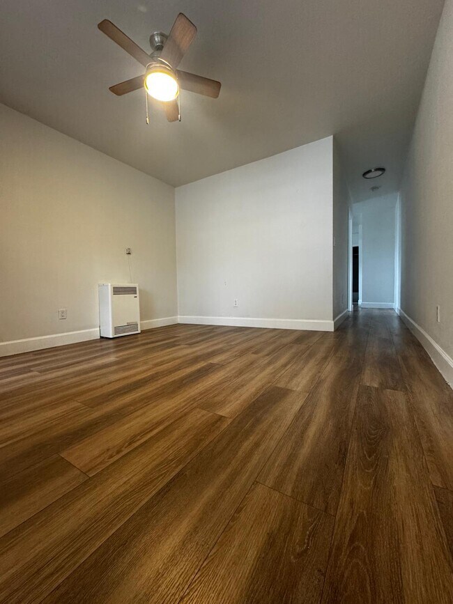 Foto del edificio - 8765 S San Pedro St