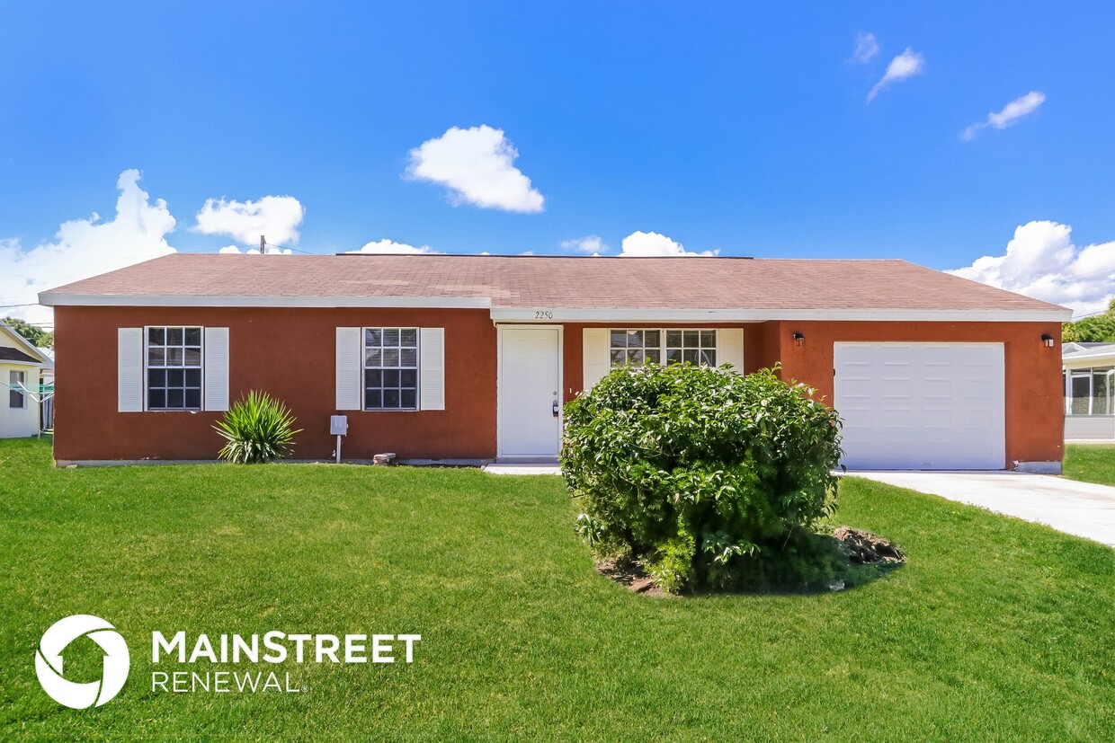 Foto principal - 2250 SE Baron St