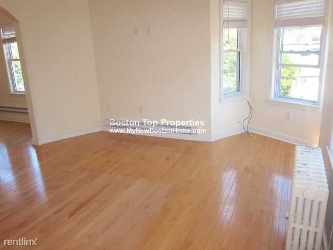 Building Photo - 69 Day St