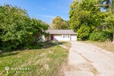 Primary Photo - Lovable 3 Bedroom Home