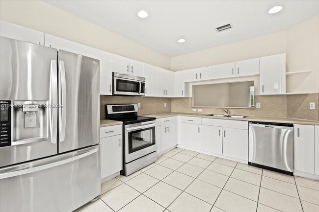 Foto del edificio - 2779 SW 82nd Ave