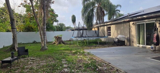 Foto del edificio - 426 SW 79th Ter