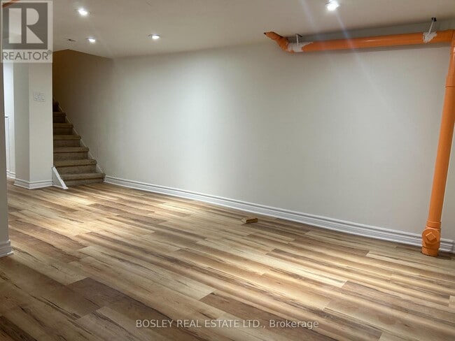 Building Photo - 1154 Dovercourt Rd