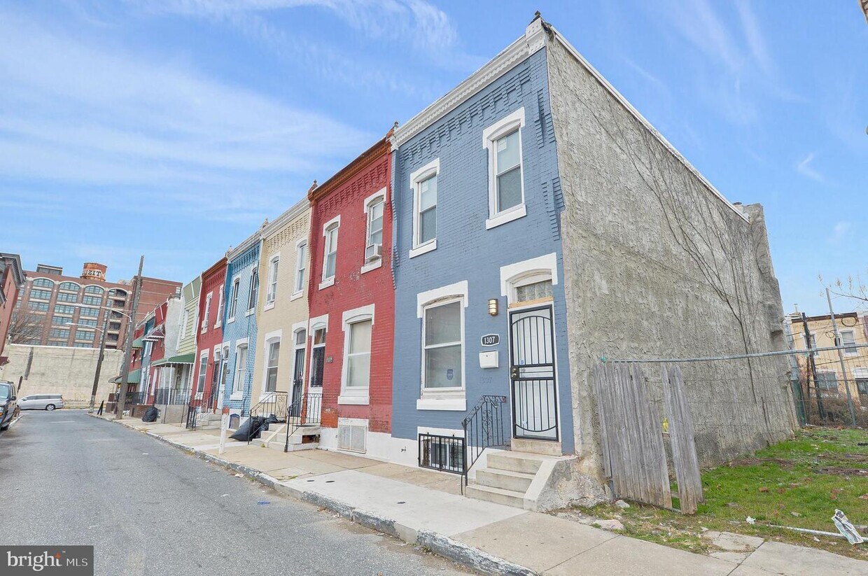 Primary Photo - 1307 W Silver St