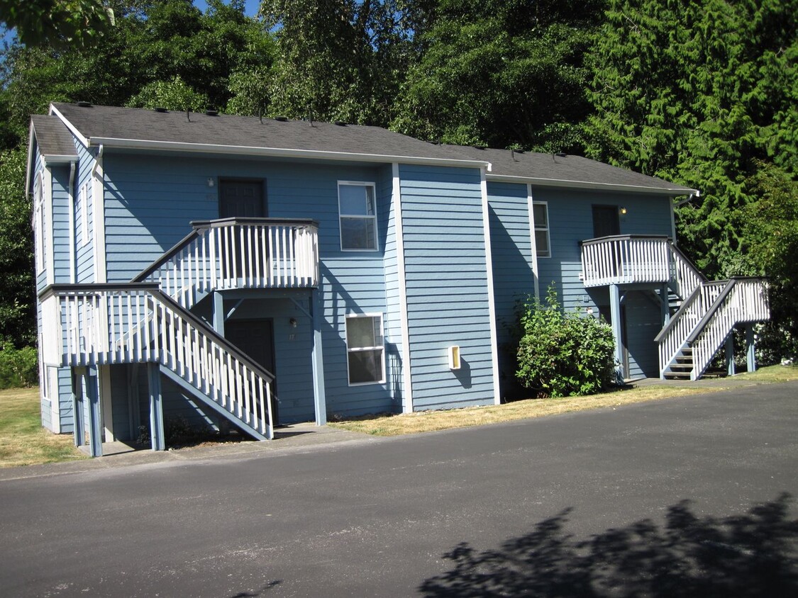 Foto principal - Spacious 2-Bedroom Lower-Level Unit in Con...