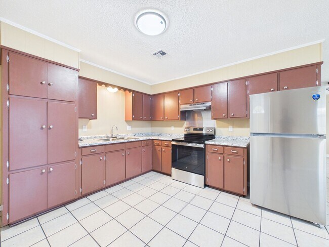 Foto del edificio - NEW ON MARKET  BREAUX BRIDGE!