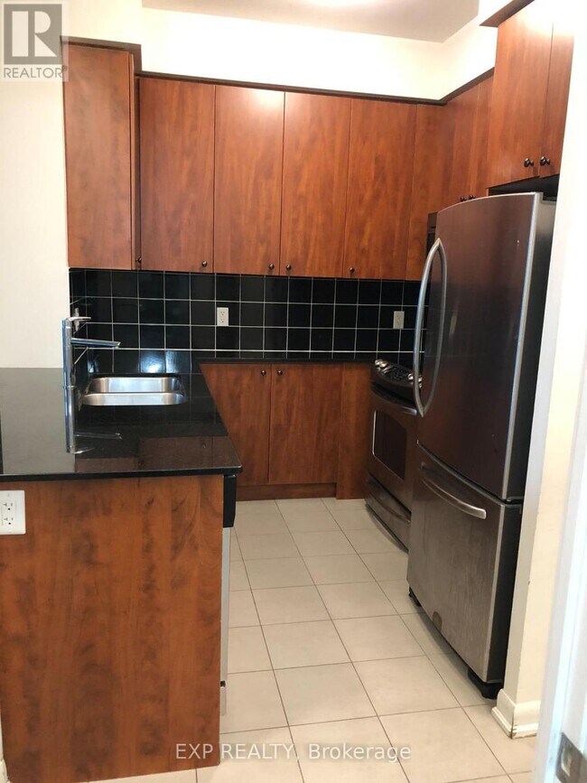 Photo du bâtiment - 205 Sherway Gardens Rd