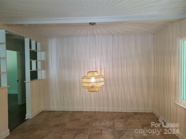 Foto del edificio - 5117 Greenbrook Dr