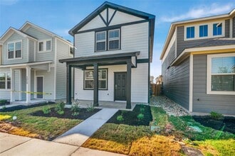 Building Photo - 2045 Arendale Dr