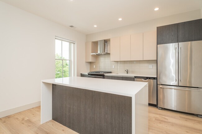 Building Photo - 178 Saint Alphonsus St