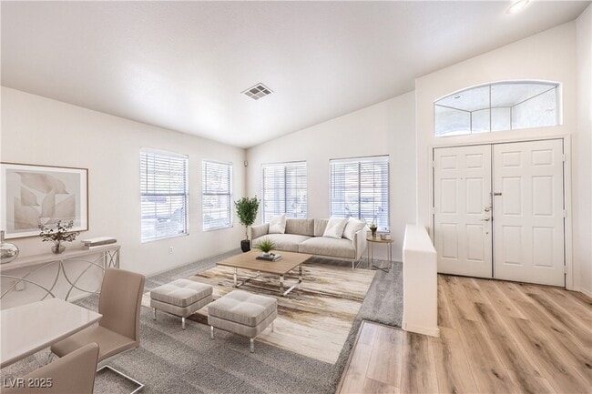 Building Photo - 1851 Vista Pointe Ave