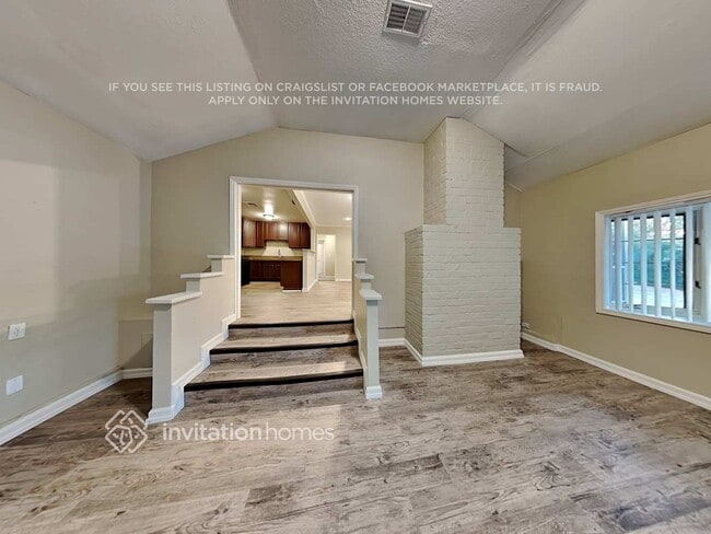 Foto del edificio - 8159 Beeman Ave