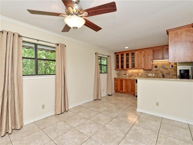 Foto del edificio - 407 E 45th St