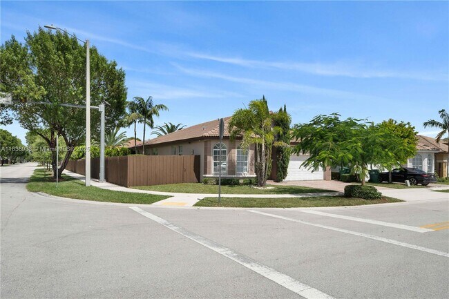 Foto del edificio - 8555 NW 111th Ct