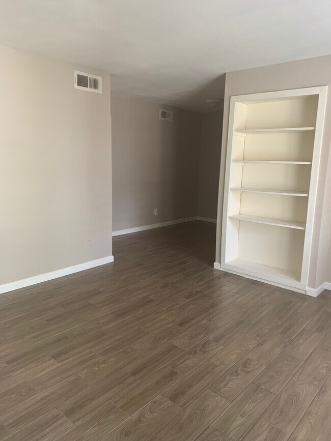 Foto del edificio - 1 Bed, 1 Bath condo