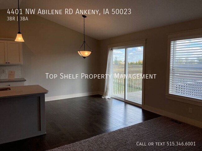 Foto del edificio - 3 bedroom, 3 bath home Available!