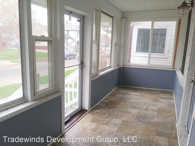 Building Photo - 3 br, 1 bath House - 44 Union Street