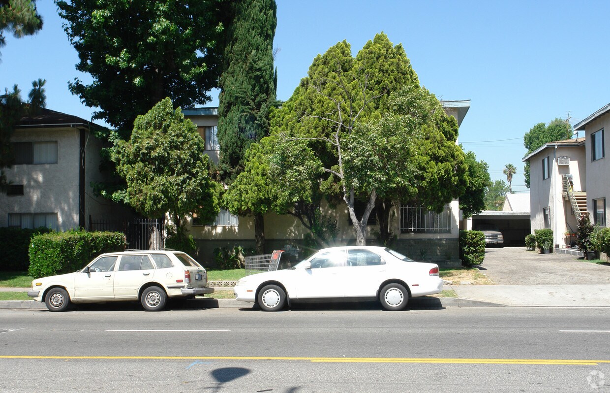 Building Photo - 7101 Coldwater Canyon Ave