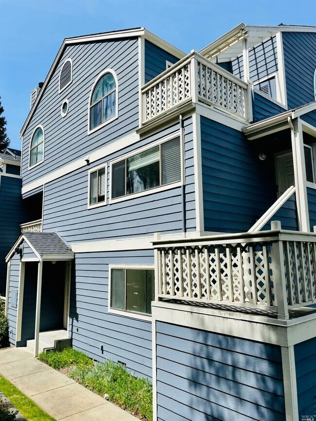 Building Photo - 125 Sea Crest Cir