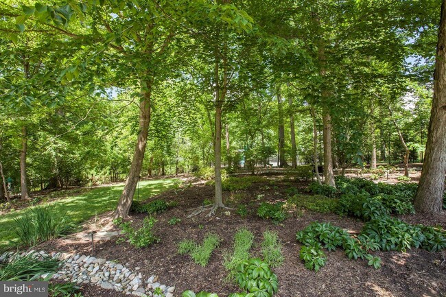 Building Photo - 9909 Avenel Farm Dr