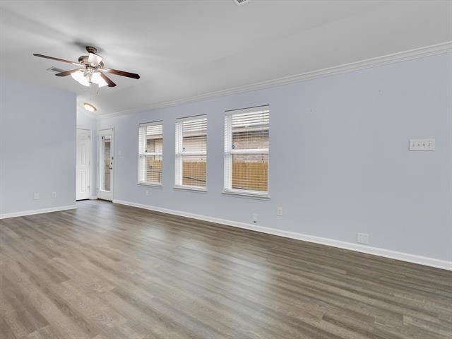Foto del edificio - 1427 Ravenwood Dr