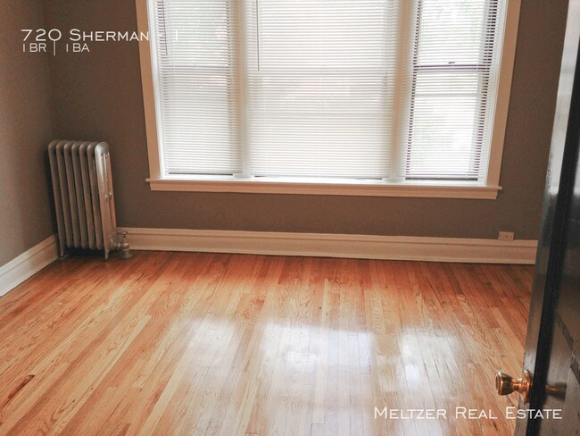 Foto del edificio - 720 Sherman Ave