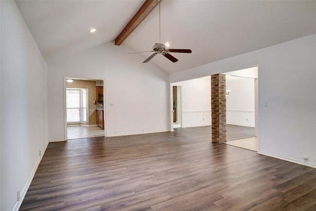 Building Photo - 2813 Woodpath Ln
