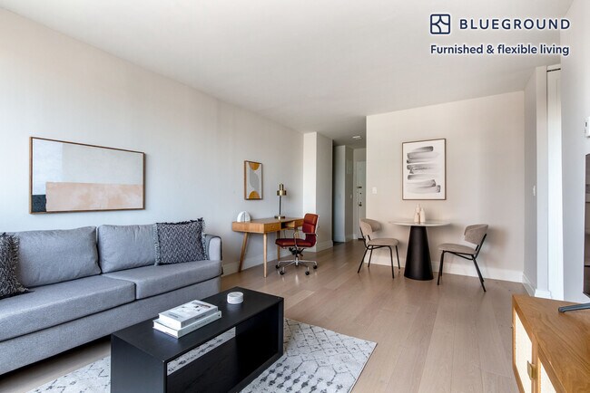 Foto del edificio - 215 E 95th St