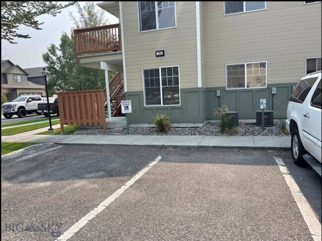 Foto del edificio - 763 Forestglen Dr