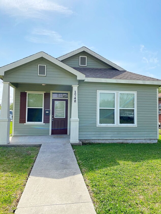 Primary Photo - 1748 8th St, Port Arthur, TX 77640