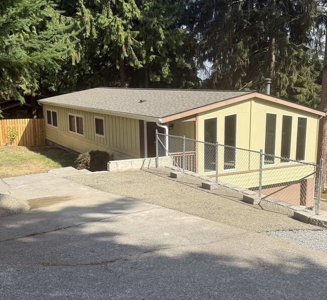 Building Photo - 18800 15th Ave NE