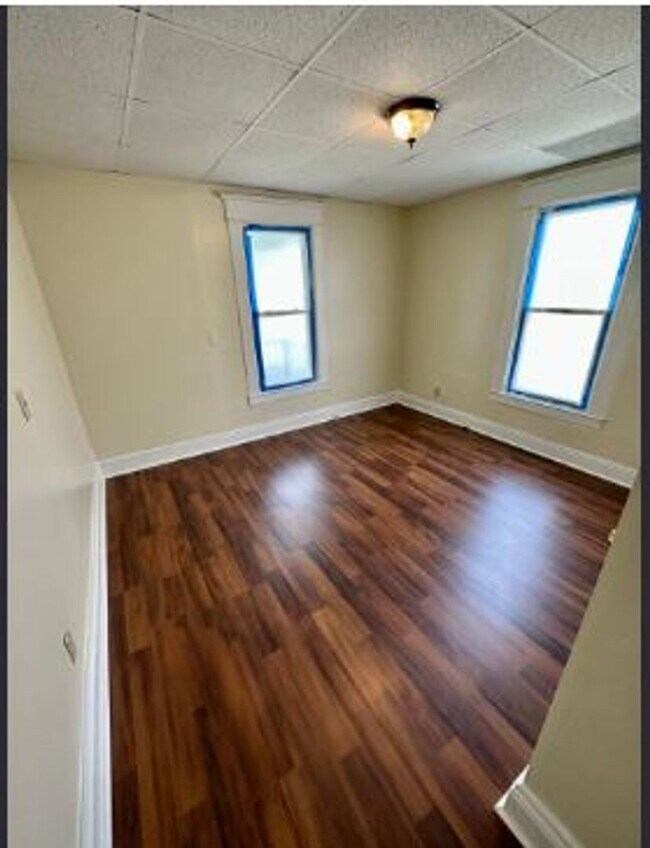 Building Photo - 263 E Loudon Ave