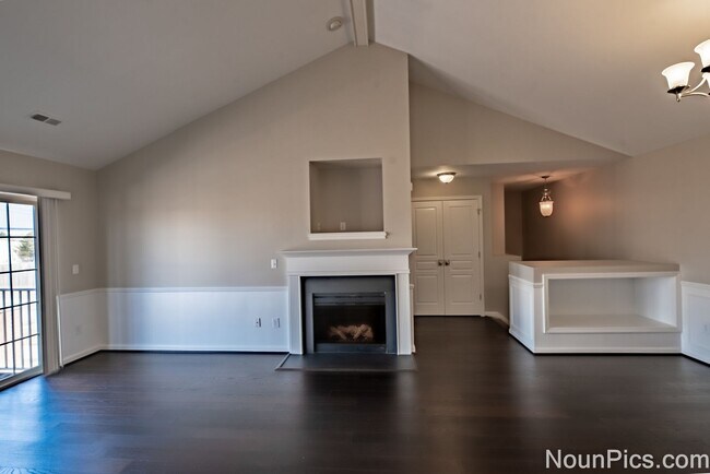 Foto del edificio - Beautiful 3 bedroom Condominium in Hazel Park