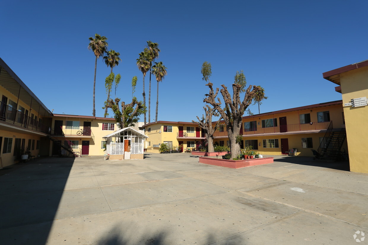 Building Photo - Westminster Apartments